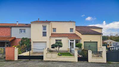 Maison - 93 m² - 5 pièces