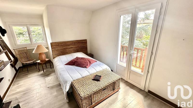 Maison - 233 m² - 10 pièces