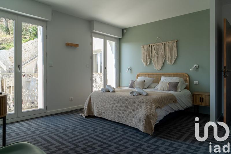 Maison - 277 m² - 7 pièces