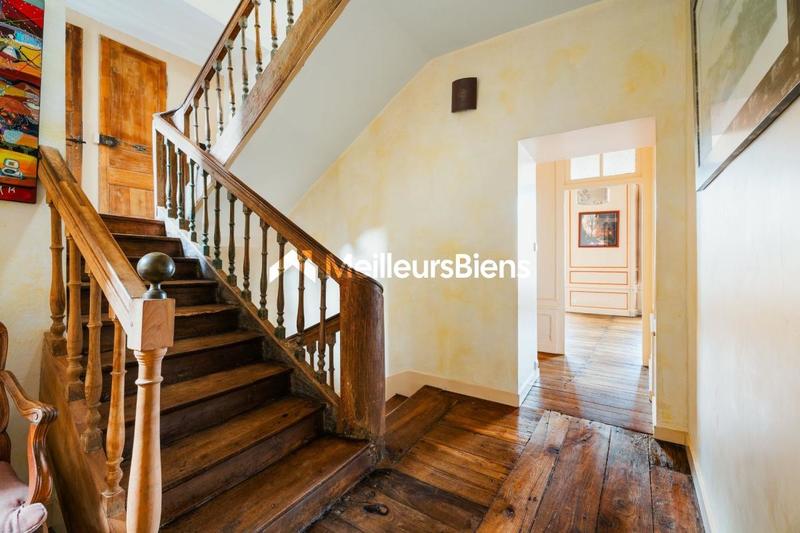Maison de maîtres - 232 m² - 8 pièces