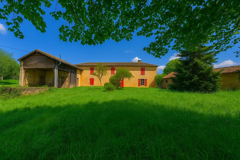 Demeure - 235 m² - 8 pièces