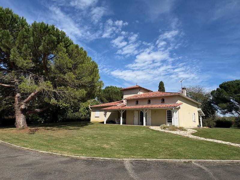 Propriété - 169 m² - 7 pièces