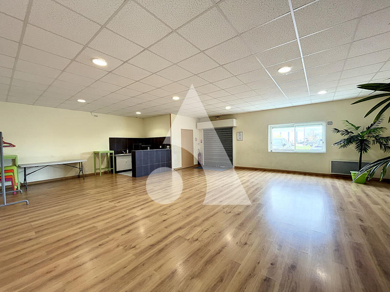 Local commercial - 255 m²