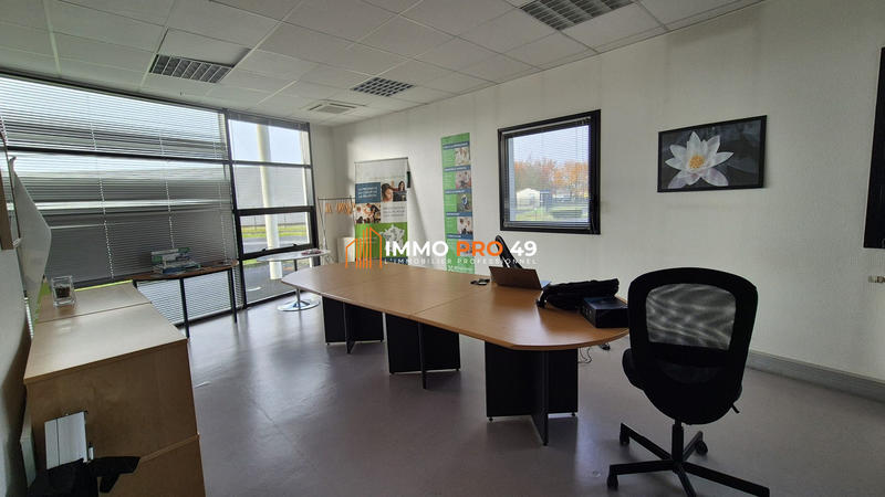 Local d'activités - 1 046 m²