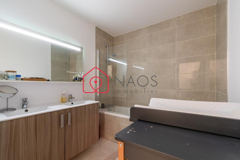 Appartement - 92 m² - 4 pièces