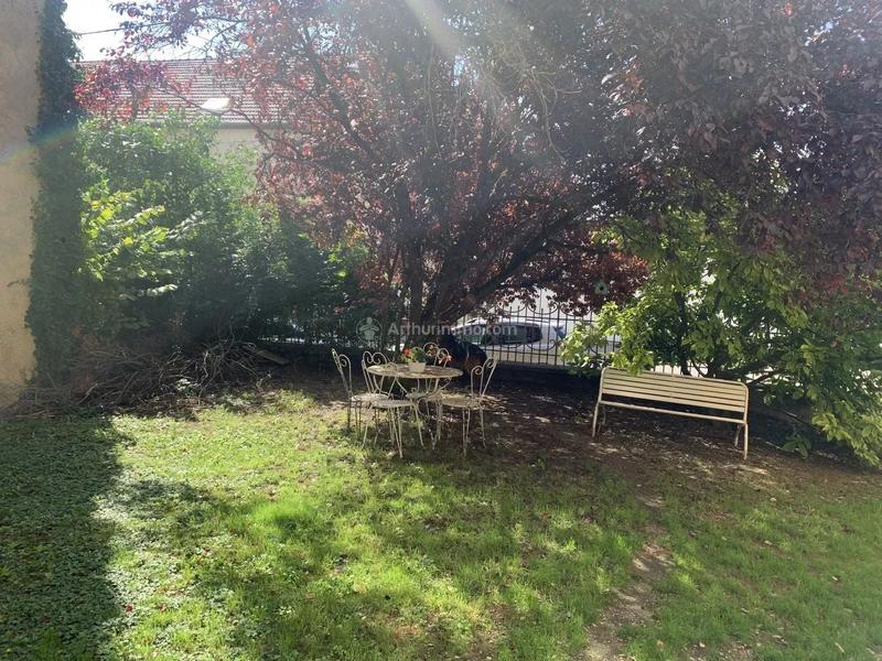 Maison - 185 m² - 10 pièces