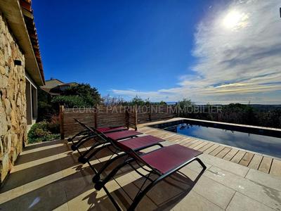 Villa - 136 m² - 4 pièces