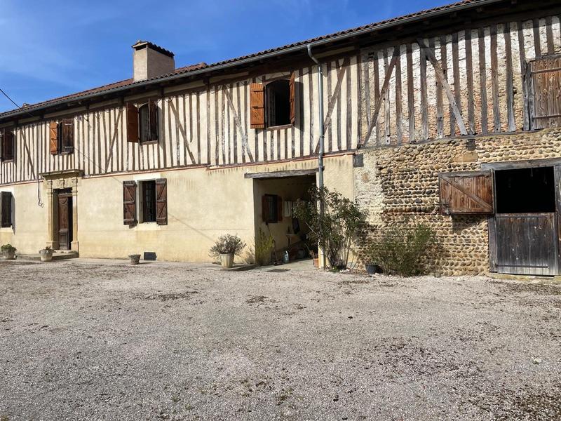 Maison - 200 m² - 5 pièces