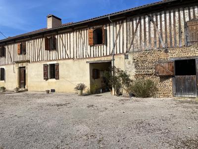 Maison - 200 m² - 5 pièces