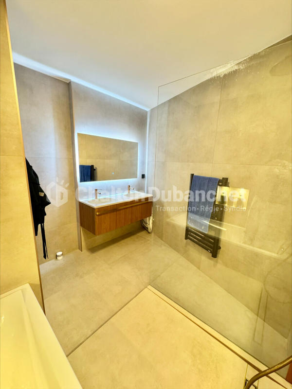 Appartement - 80 m² - 3 pièces