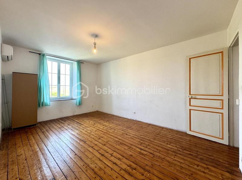 Corps de ferme - 200 m² - 8 pièces