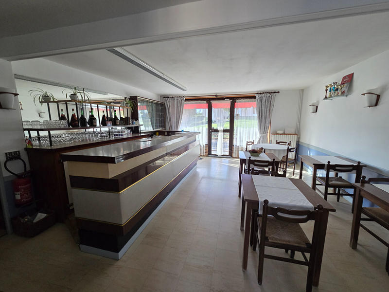 Maison - 300 m² - 6 pièces