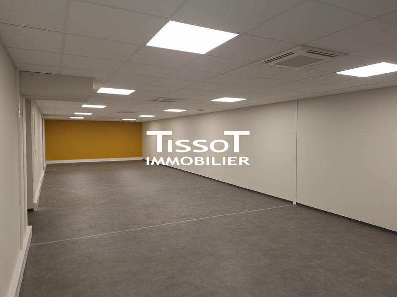 Bureau - 473 m² - 1 pièce