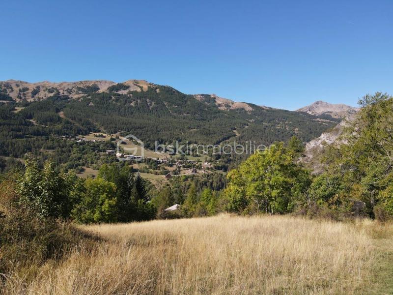 Terrain constructible - 808 m²
