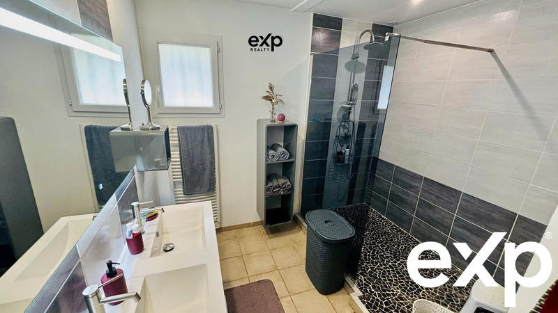 Maison traditionnelle - 127 m² - 6 pièces