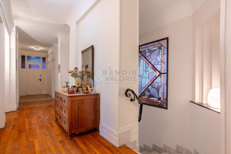 Appartement - 213 m² - 8 pièces