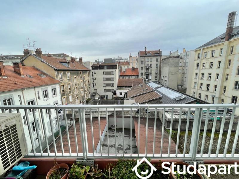 Appartement - 96 m² - 5 pièces