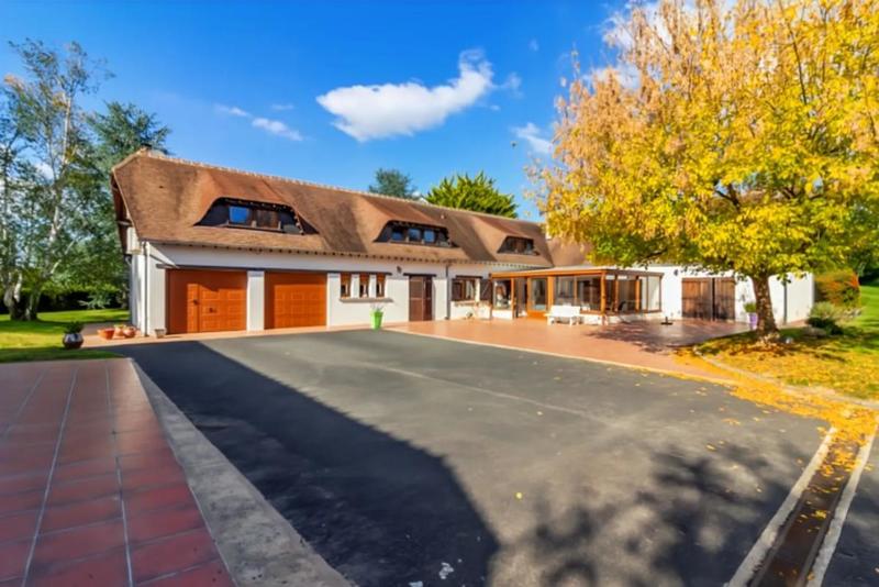 Maison - 300 m² - 9 pièces