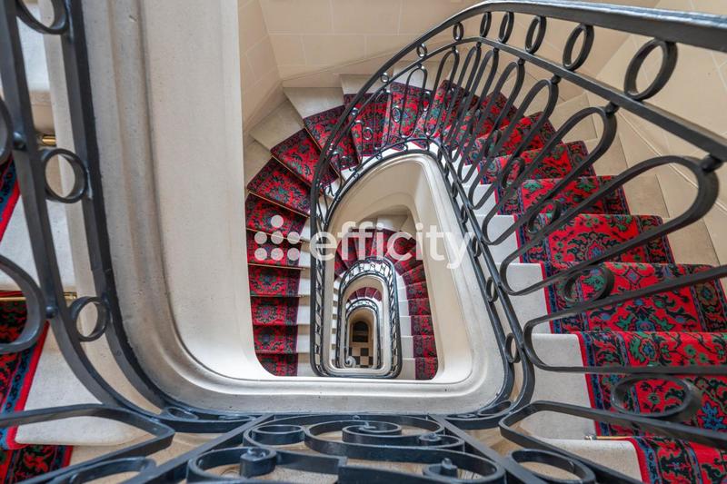 Appartement - 147 m² - 6 pièces