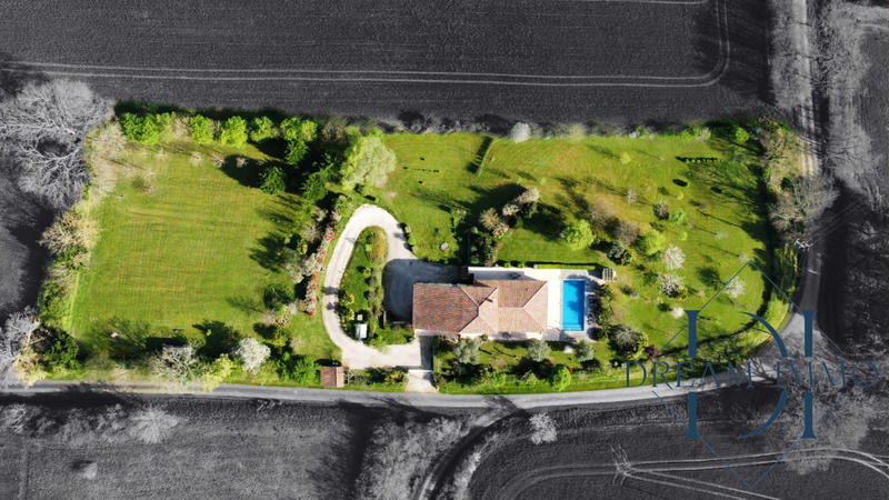 Maison contemporaine - 325 m² - 10 pièces