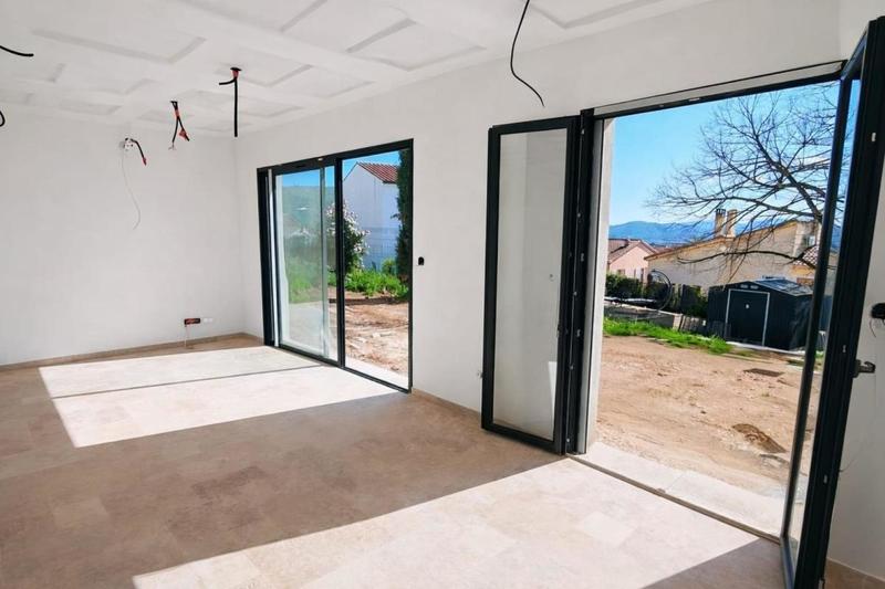 Maison traditionnelle - 96 m² - 5 pièces