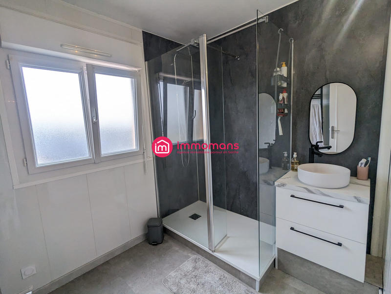 Appartement - 81 m² - 3 pièces