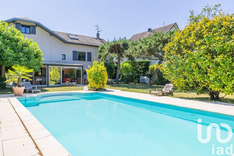 Maison - 267 m² - 6 pièces