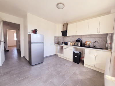 Appartement - 80 m² - 4 pièces