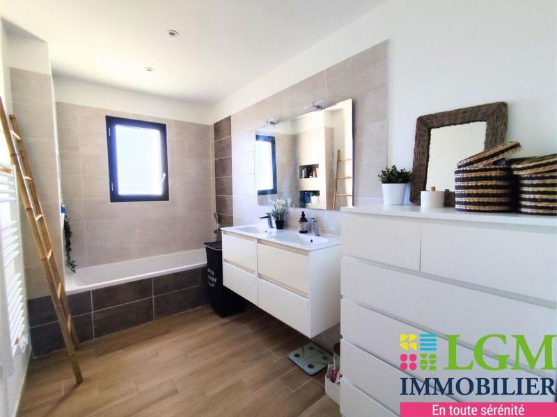 Villa - 99 m² - 4 pièces