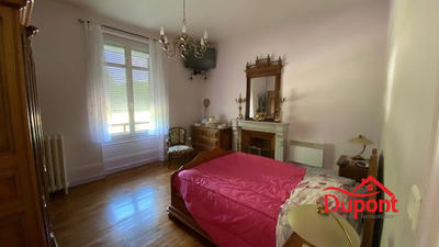 Maison - 256 m² - 8 pièces