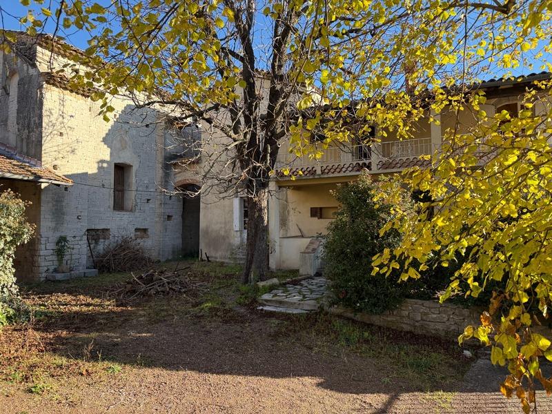 Maison - 250 m² - 10 pièces