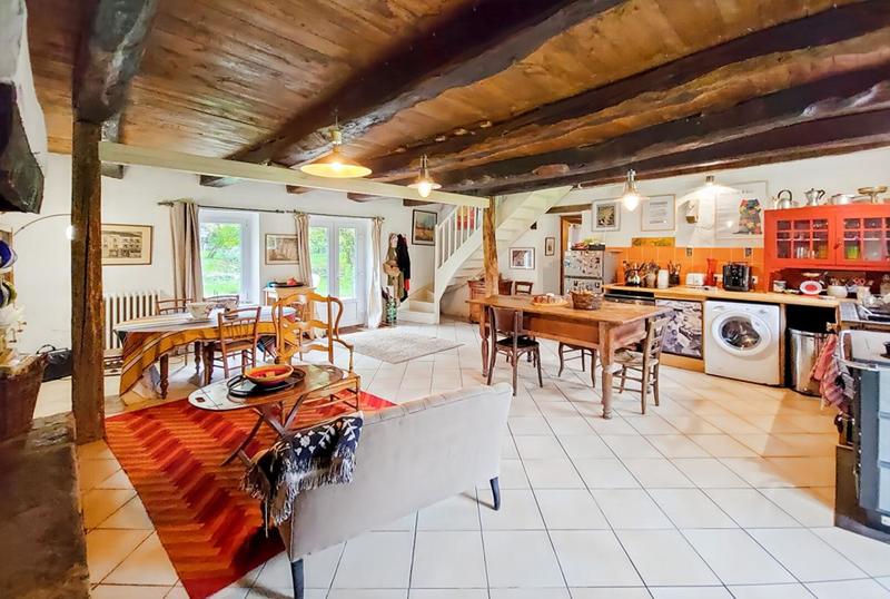 Maison - 360 m² - 10 pièces