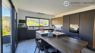 Maison - 159 m² - 5 pièces