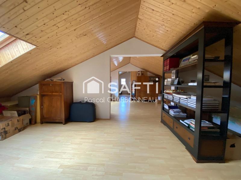 Maison - 310 m² - 10 pièces