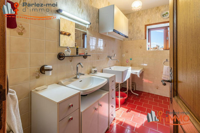 Maison - 185 m² - 8 pièces