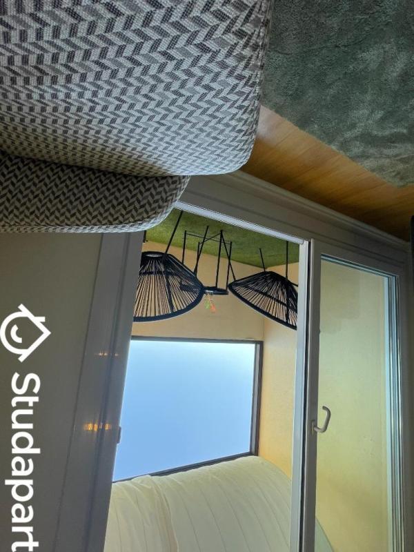 Chambre - 14 m² - 1 pièce