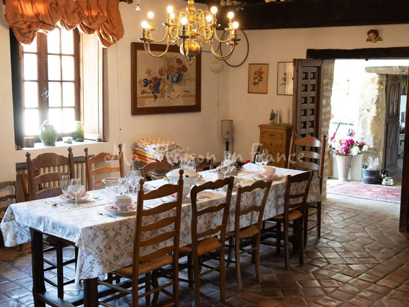 Maison - 395 m² - 12 pièces