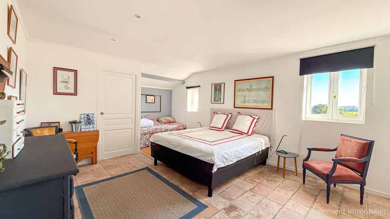 Mas - 324 m² - 8 pièces