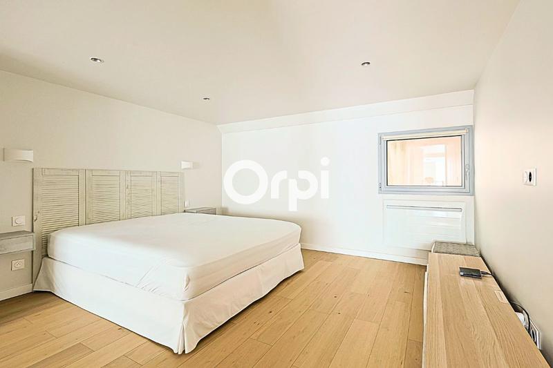 Loft - 134 m² - 4 pièces