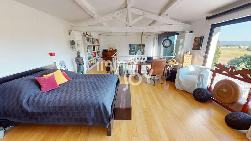 Maison - 210 m² - 5 pièces