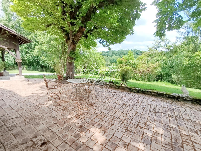 Maison - 231 m² - 7 pièces