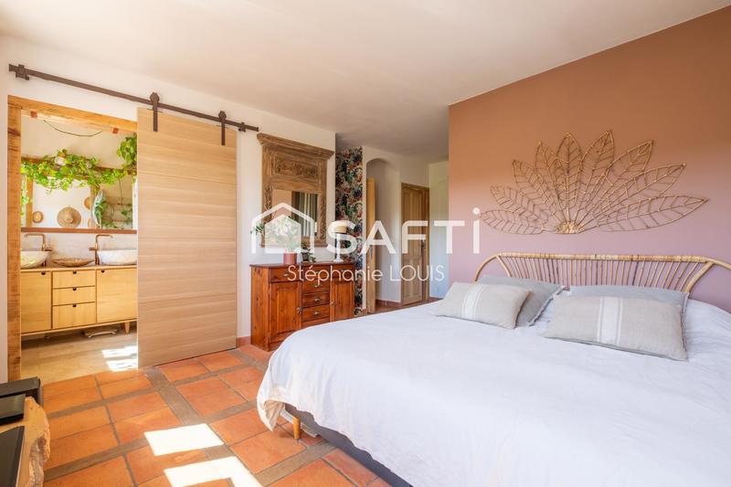 Maison - 220 m² - 8 pièces