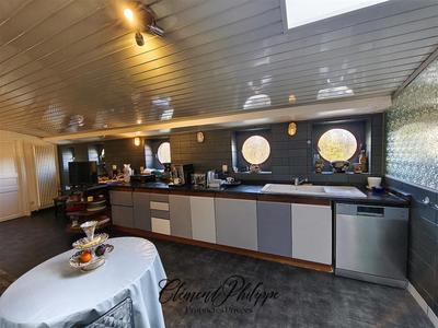 Appartement - 241 m² - 6 pièces