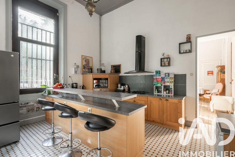 Maison - 980 m² - 35 pièces