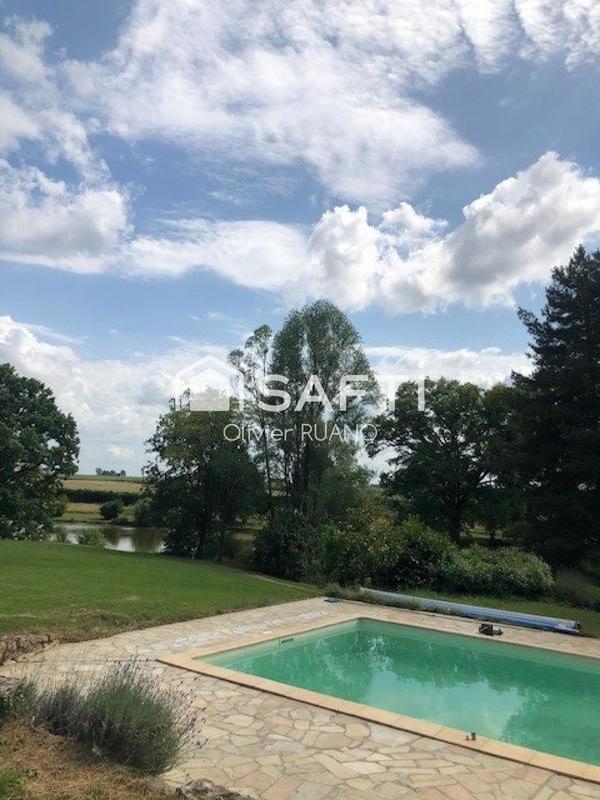 Maison - 262 m² - 5 pièces