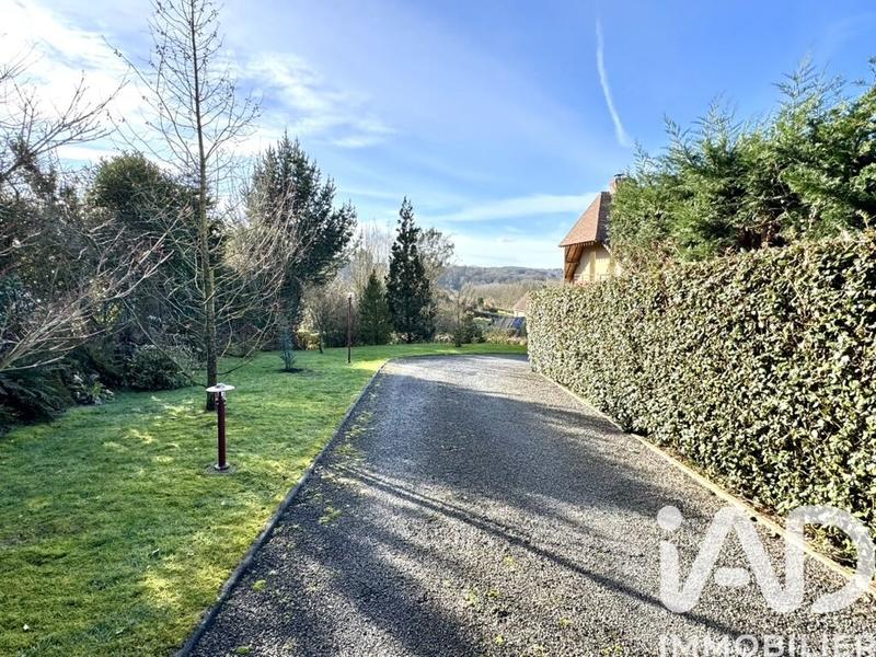 Maison - 210 m² - 7 pièces