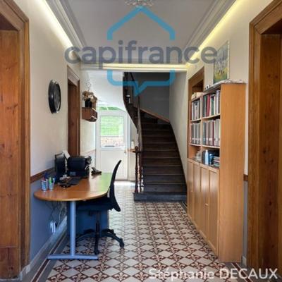 Maison bourgeoise - 269 m² - 16 pièces