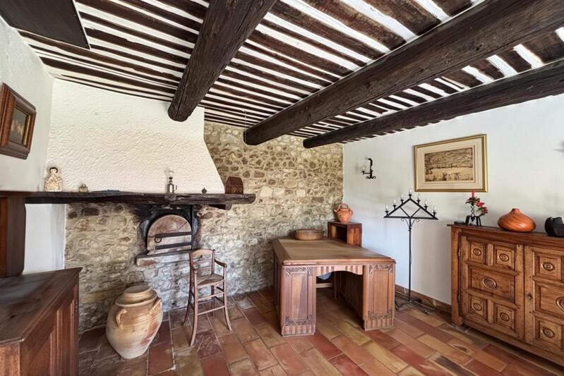 Mas - 265 m² - 10 pièces