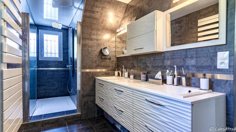 Villa - 445 m² - 9 pièces