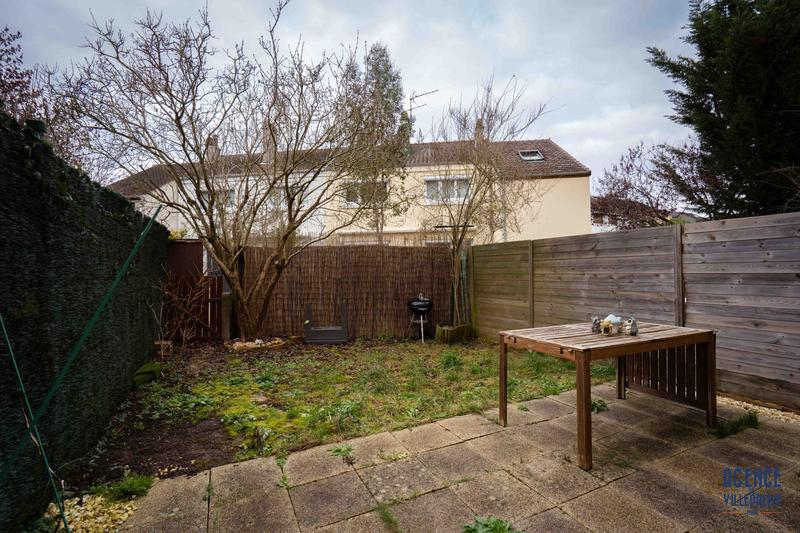 Maison - 92 m² - 5 pièces